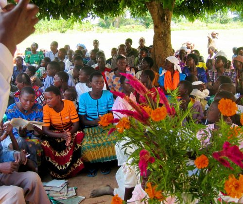 Riunione al villaggio Mulagi